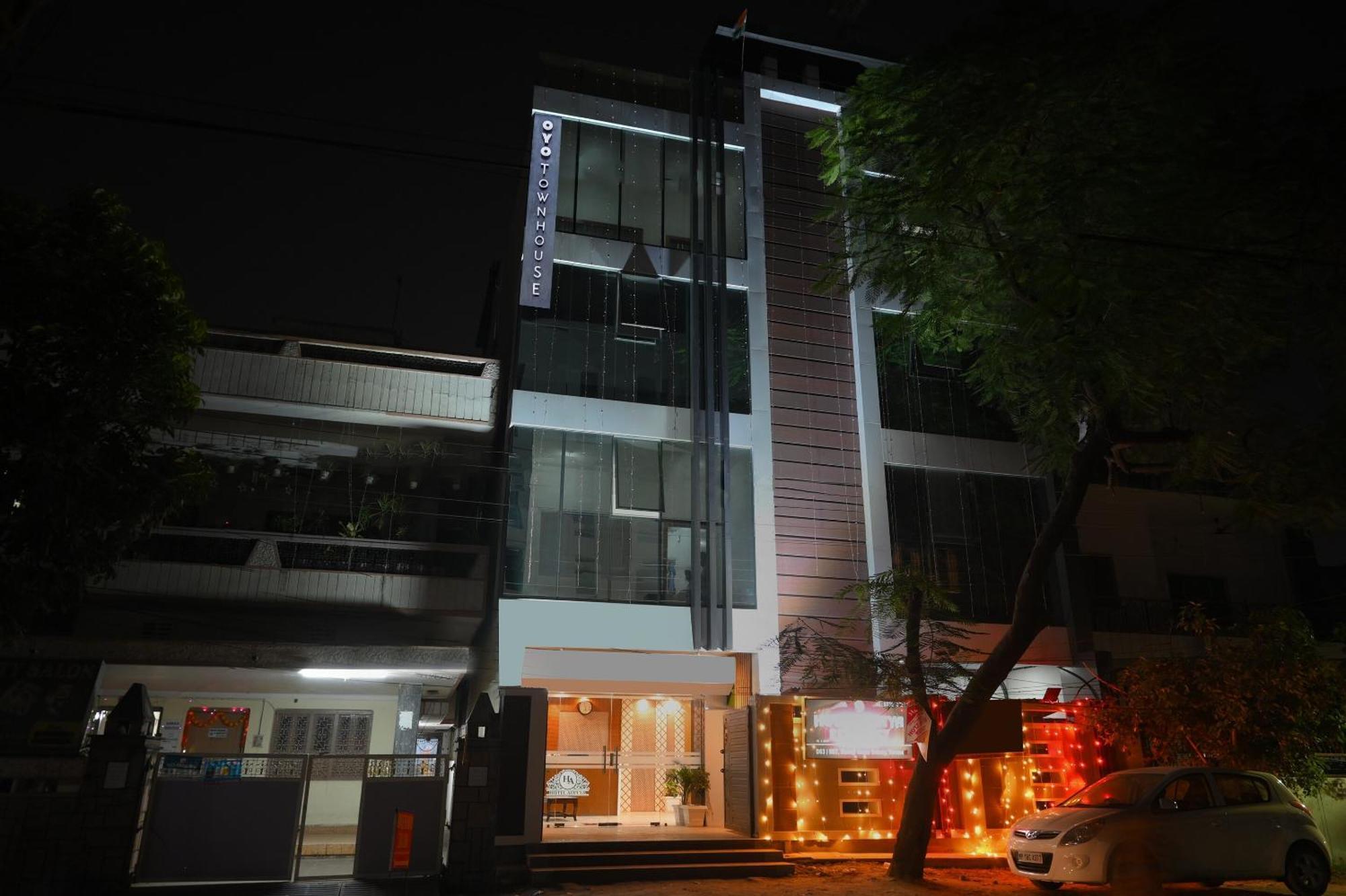 Townhouse Oak Hotel Ar Ganges Premium Varanasi Exterior foto