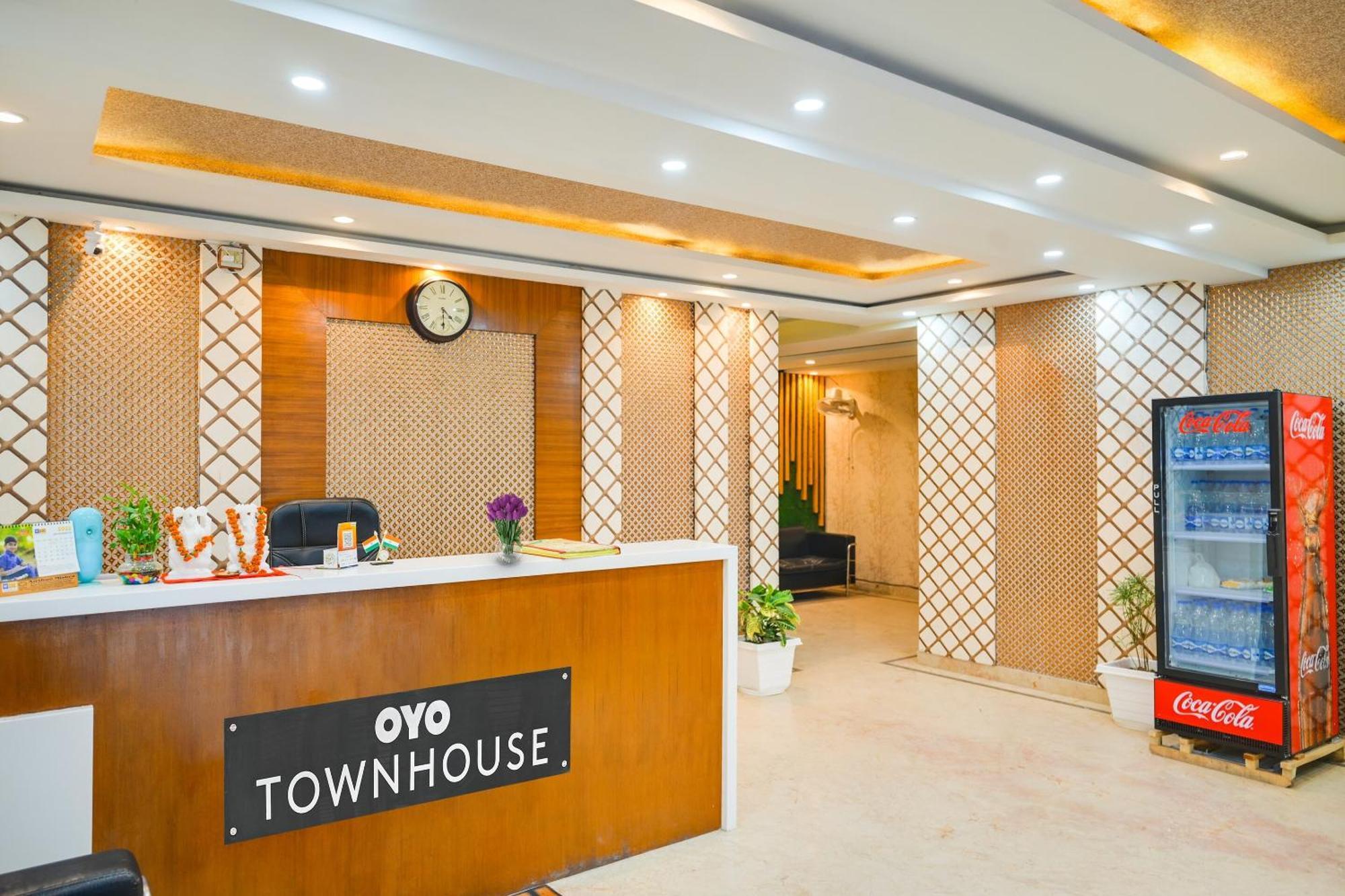 Townhouse Oak Hotel Ar Ganges Premium Varanasi Exterior foto